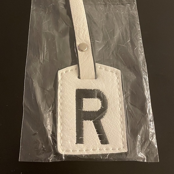 NWT “K•Carroll” Bag Tag, Monogram Letter "R" White Bag Tag with "Black" Letter - Picture 5 of 6